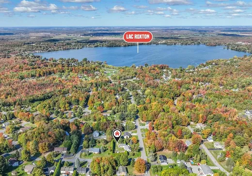 Maison à vendre - 2214 Av. du Lac O., Saint-Hyacinthe, J0E 1Z0