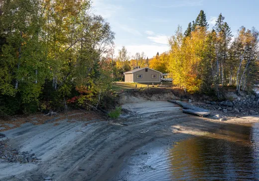 Maison à étages à vendre - 162 Ch. de la Baie-au-Sable, Grand-Remous, J0W1E0