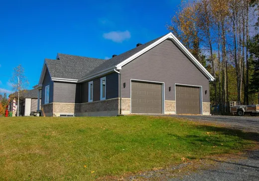 House for sale - 3132 Rue Périnet, Lac-Mégantic, G6B 0C5