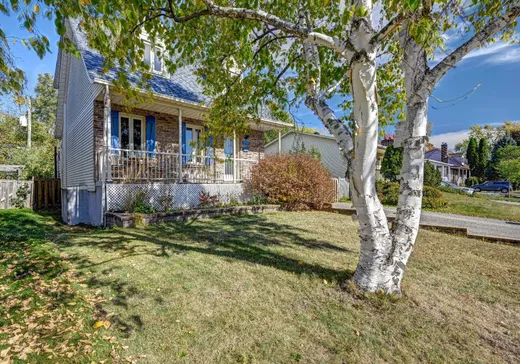 House for sale - 374 Rue des Érables, Charlemagne, J5Z 4A5