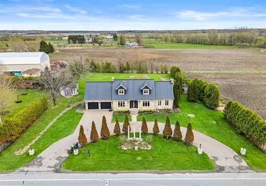 1 1/2 Storey for sale - 3475 Rue St-Pierre, Drummondville, J2B6V2