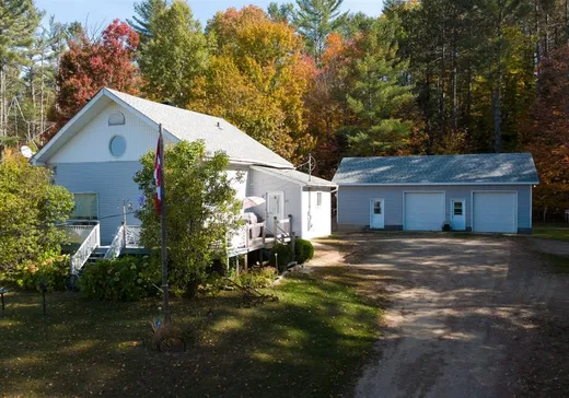 Maison à étages à vendre - 20 Ch. de la Traverse-de-Blue Sea, Gracefield, J0X1W0