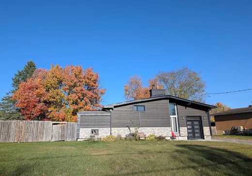 Maison à étages à vendre - 14079 Rue Lepage, St-Canut, J7N1R6