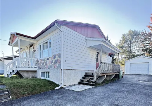 Maison à vendre - 320 Rue Prévost, Lachute, J8H 1H5