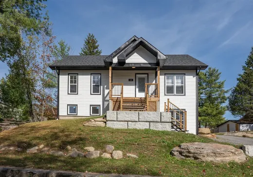 Bungalow for sale - 310-310A Rue Josée, Sainte-Sophie, J5J2N1