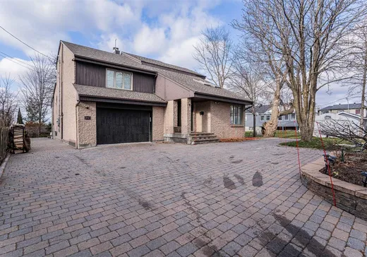 Maison à étages à vendre - 8940 Boul. Marie-Victorin, Brossard, J4X1A3