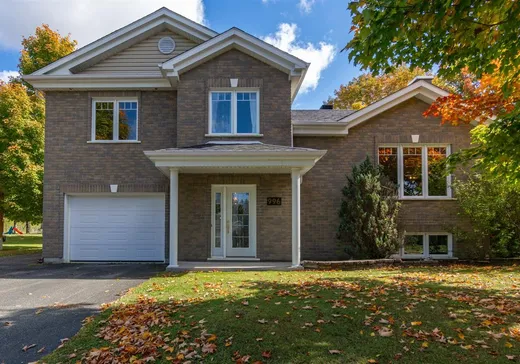 Paliers multiples à vendre - 996 Rue Cartier, Valcourt, J0E2L0