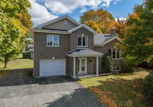 Maison à vendre - 996 Rue Cartier, Valcourt, J0E 2L0