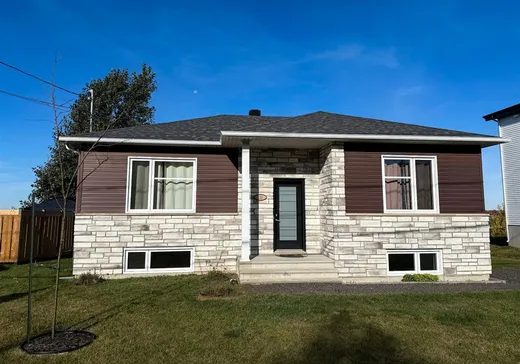 Bungalow à vendre - 210 Rue Laurier E., Saint-Christophe-D'Arthabaska, G6S0T6
