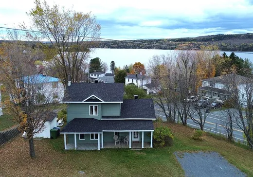 Two or more stories for sale - 301 Rue Chouinard, Lac-Etchemin, G0R1S0