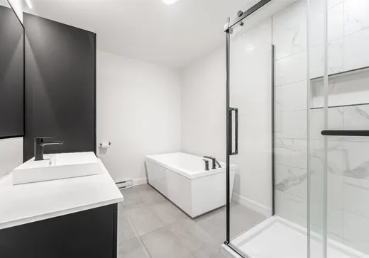 Maison à vendre - 3640 Rue d'Awasis, Saint-Emile, G3E 0K5