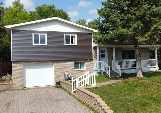 House for sale - 611 Rue des Plaines, Amos, J9T 3Y5