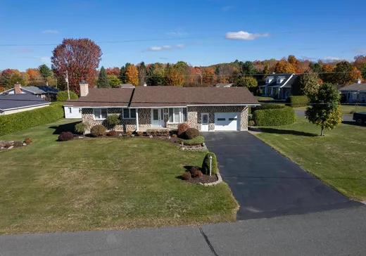 Bungalow for sale - 111 Rue Bellevue, Quebec City, J0H1E0