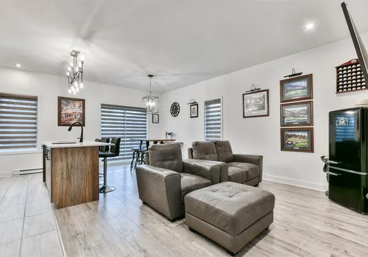 Maison à vendre - 341 Rue du Merlot, Sainte-Marthe-sur-le-Lac, J0N 1P0