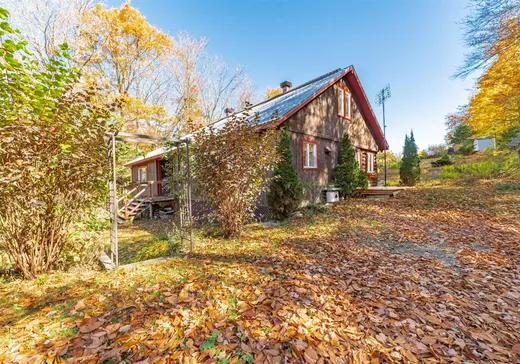 Two or more stories for sale - 103 Ch. du Lac-Hughes, Saint-Sauveur, J0R1A0