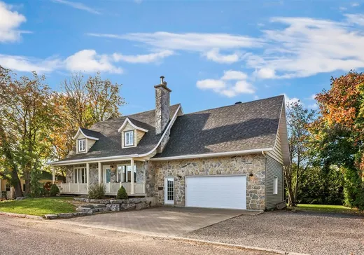 Maison à vendre - 13 Rue St-Bernard, Sainte-Anne-de-Beaupré, G0A 3C0