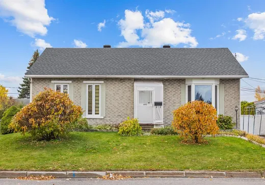 Maison à vendre - 693 Av. Descarreaux, Vanier, G1M 3H3