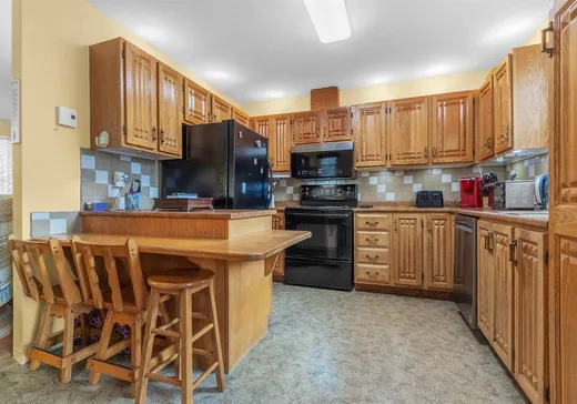 Maison à vendre - 693 Av. Descarreaux, Vanier, G1M 3H3