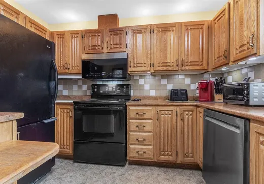 Maison à vendre - 693 Av. Descarreaux, Vanier, G1M 3H3