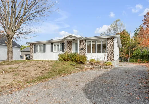 Bungalow à vendre - 1362 Rue Champdoré, Val-Belair, G3K1S3