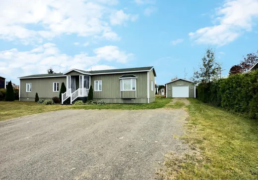 Two or more stories for sale - 34 Ch. des Passerelles, Matane, G4W7M1