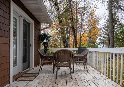 Maison à vendre - 205 Rue Villeneuve, Mont-Laurier, J9L 3R5