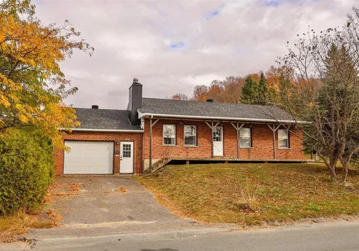 Bungalow for sale - 54 Rue Fréchette, Danville, J1T4B6