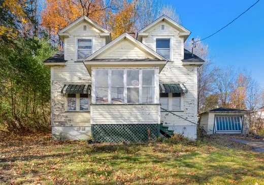 Maison à vendre - 195 Rue Principale S., Waterville, J0B 3H0