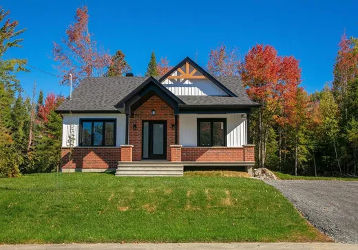 Bungalow à vendre - 315 Rue des Genévriers, Orford, J1X8B7