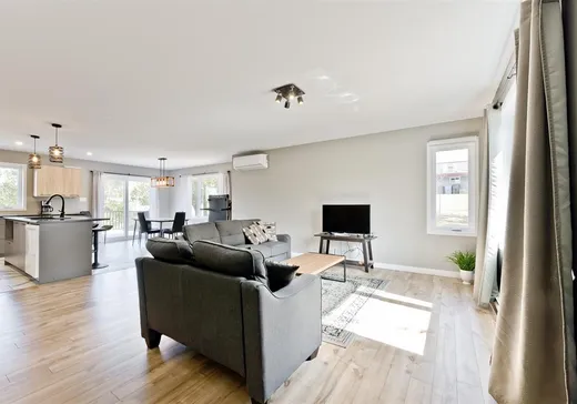 Maison à vendre - 349 Ch. Parker, Dixville, J0B 1P0