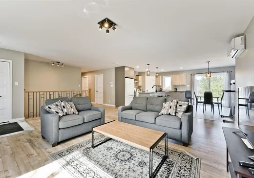 Maison à vendre - 349 Ch. Parker, Dixville, J0B 1P0