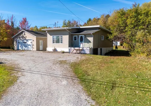 Bungalow for sale - 8240 Ch. de Venise, Sherbrooke, J1N3H3