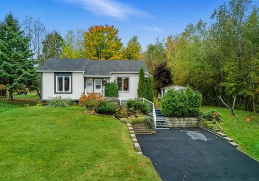 Bungalow à vendre - 1554 Rue de la Douce-Montée, Magog, J1X5X6
