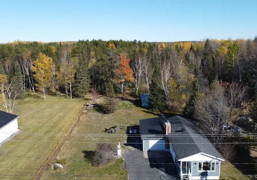 House for sale - 1472 Route 111 O., Amos, J9T 3A3