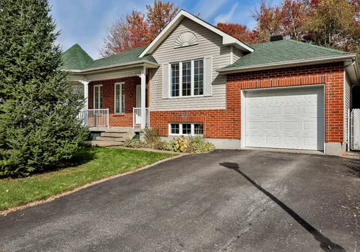 Two or more stories for sale - 16 Rue des Officiers, Blainville, J7C5M2
