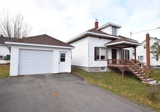 Maison à étages à vendre - 108 Rue de l'Église, St-Cyprien-de-Temiscouata, G0L2P0