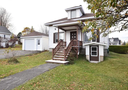 Maison à vendre - 108 Rue de l'Église, St-Cyprien-de-Temiscouata, G0L 2P0