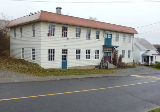 House for sale - 2 Rue Caldwell, Témiscouata-sur-le-Lac, G0L 1E0