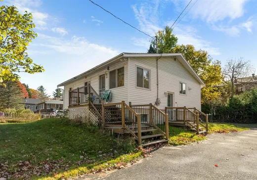 Bungalow à vendre - 175 Rue Fiset, Saint-Calixte, J0K1Z0