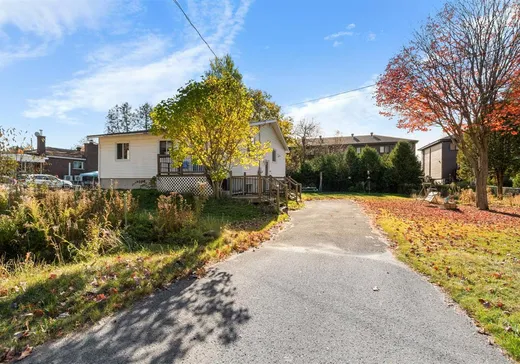 Maison à vendre - 175 Rue Fiset, Saint-Calixte, J0K 1Z0