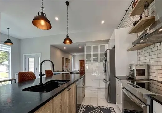 House for sale - 10 Rue des Cyprès, Ste-Brigitte-De-Laval, G0A 3K0