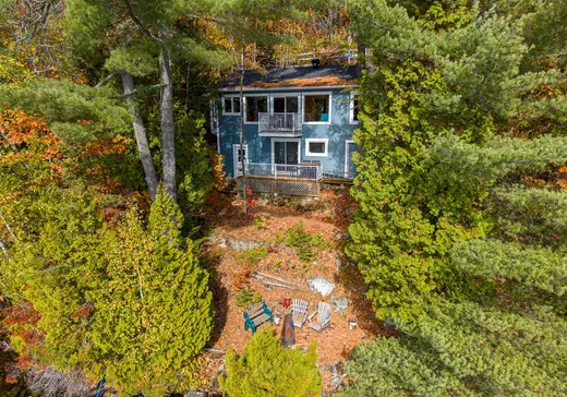 Two or more stories for sale - 250 Ch. des Pionniers, St-Mathieu-Du-Parc, G0X1N0