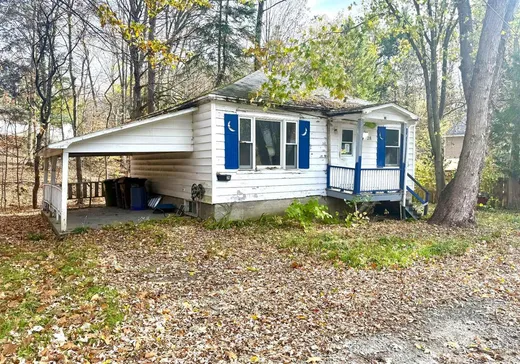 Bungalow à vendre - 28 Crois. Downs, Asbestos, J1M1X9