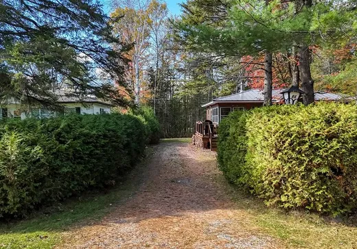 Maison à vendre - 84 Av. des Ormes, Magog, J1X 5W3