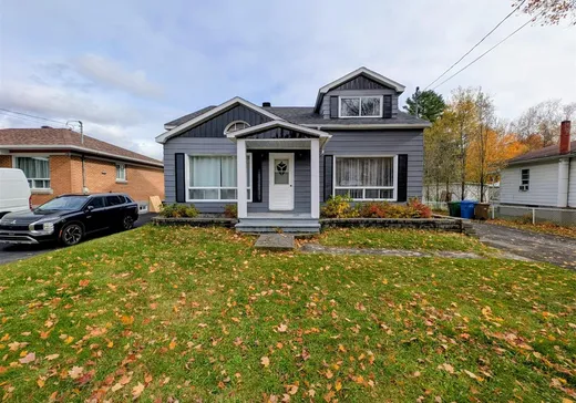 Maison à vendre - 119 Rue du Pont, Bedford, J0J 1A0