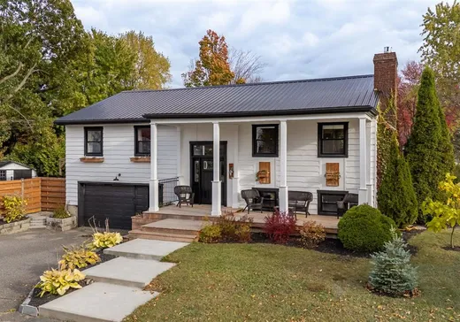 House for sale - 11 Boul. Royer, Warwick, J0A 1M0