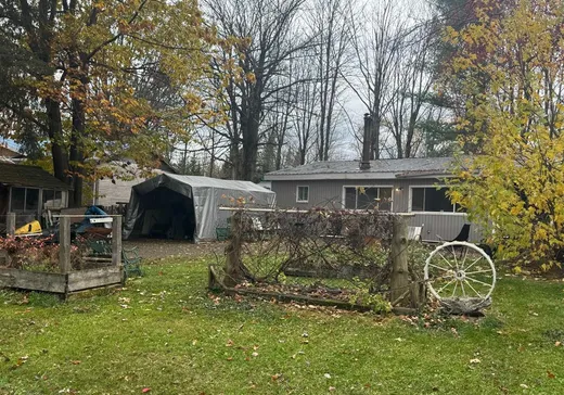 Loft for sale - 14 Rue du Domaine-des-Quatre-Saisons, Plessisville, G6L 4B8