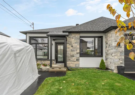 Maison à vendre - 515 Rue Houde, Rock Forest-Saint-Élie-Deauville, J1N 1C9
