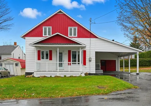 Un étage et demi à vendre - 255 Rue St-Joseph, Montréal (Centreville), G0M2B0