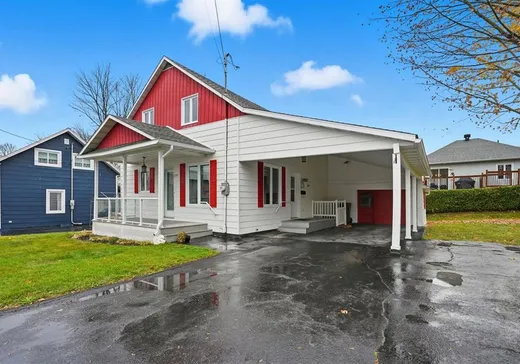 Maison à vendre - 255 Rue St-Joseph, Montréal (Centreville), G0M 2B0
